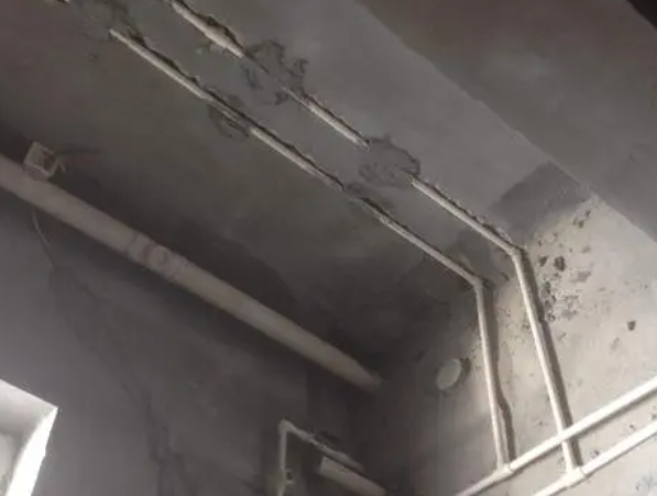 建华卫生间漏水维修公司分享下卫生间地漏渗漏维修方案。
