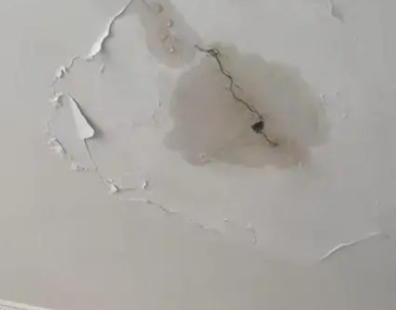建华阳台漏水维修公司分享下屋面防水工程质量问题原因分析